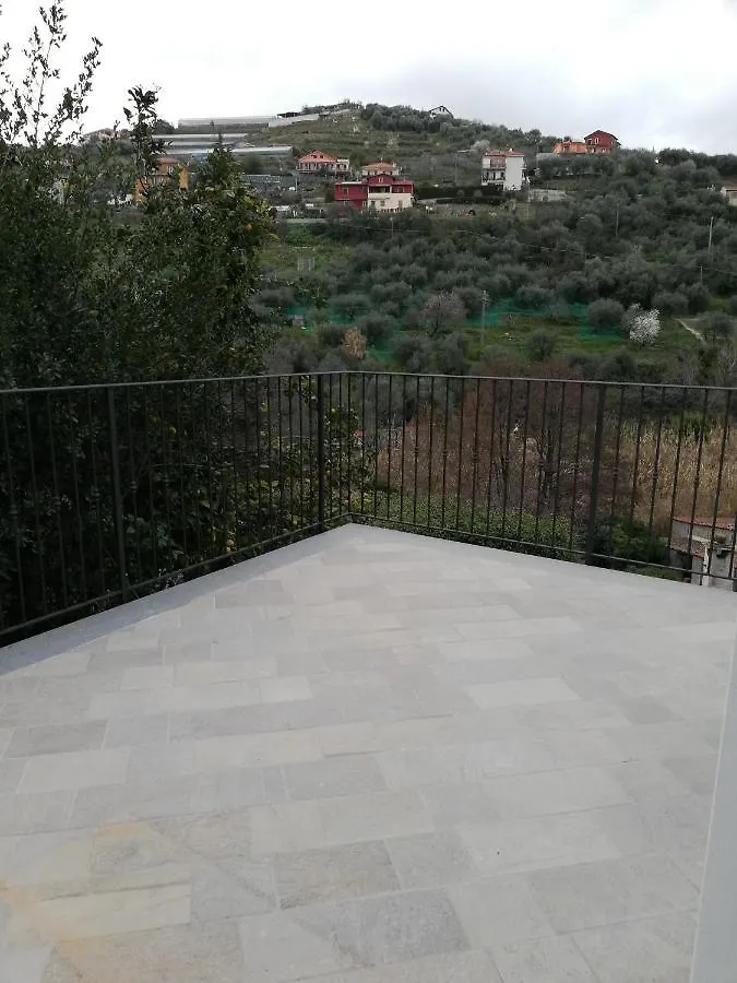 임페리아 La Torretta Di Piero Con Terrazzi E Parcheggio Privato Citra Zero Zero Ottanta 31Lst0282 아파트 이탈리아